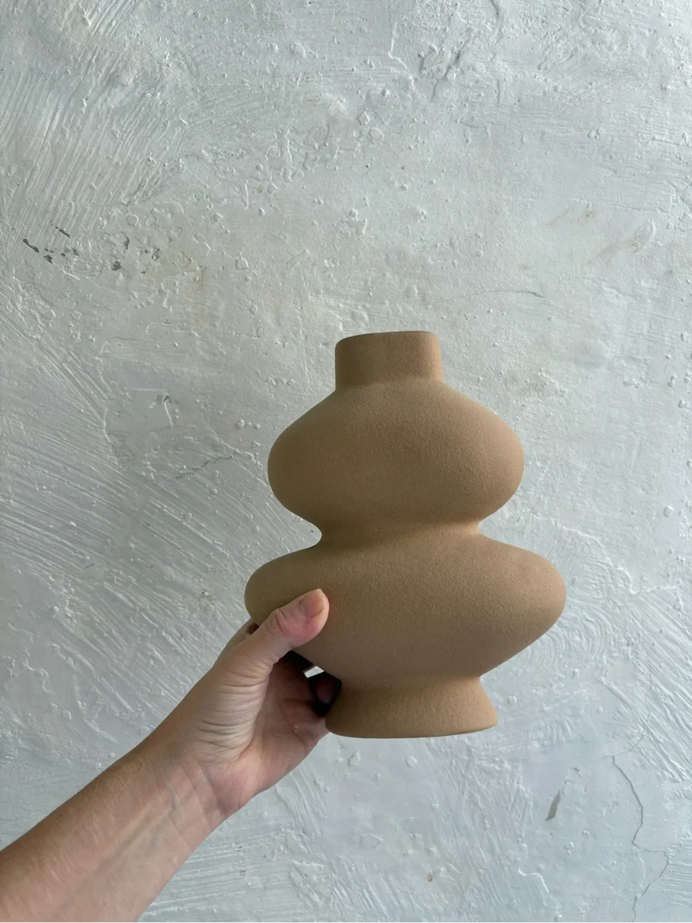 Thresholds short organic modern ceramic vase